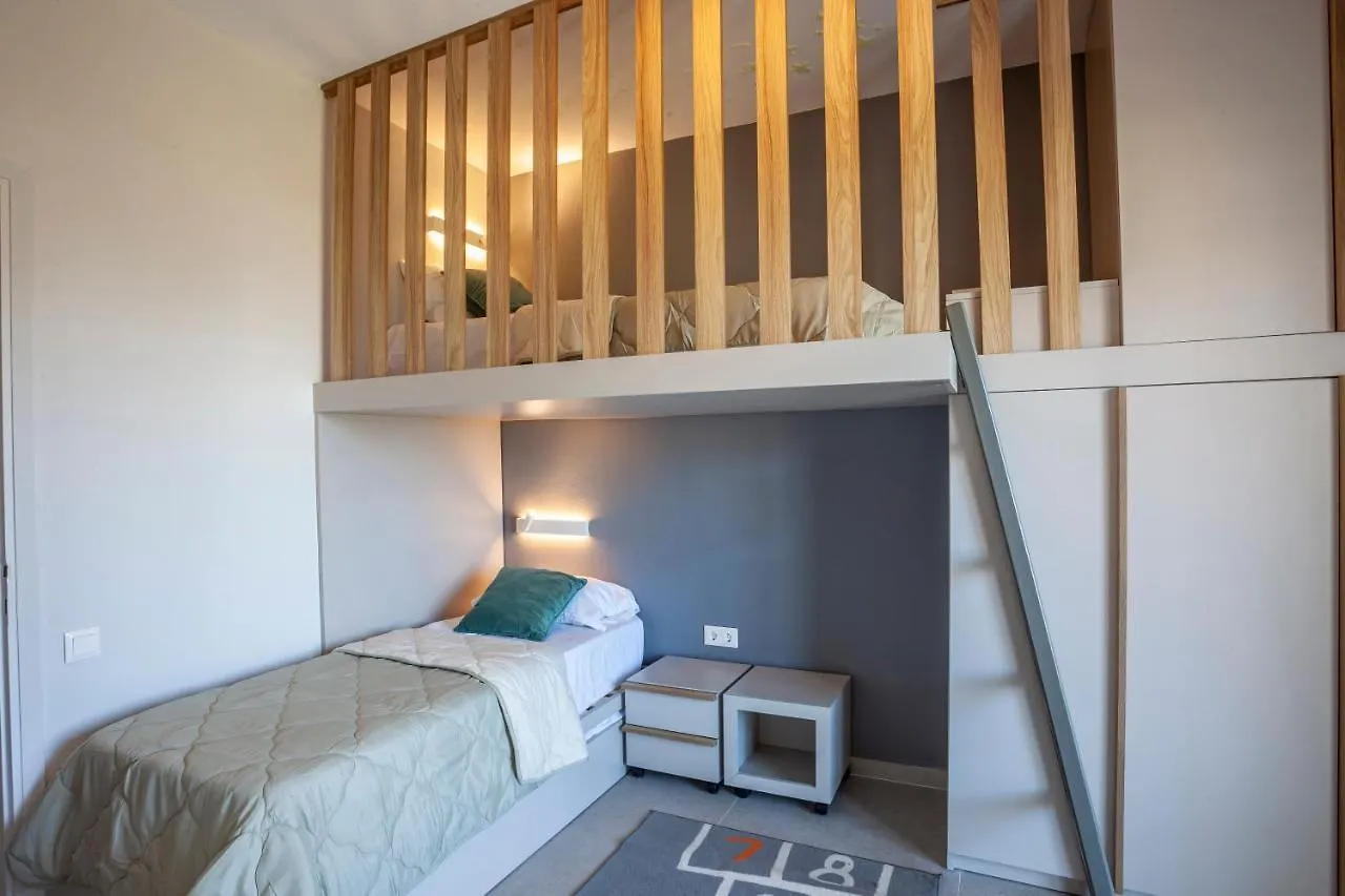 חניוטי Calypso Beach Front Apartment