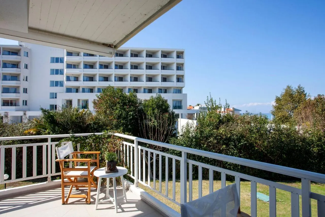 חניוטי Calypso Beach Front Apartment 0*,  יוון